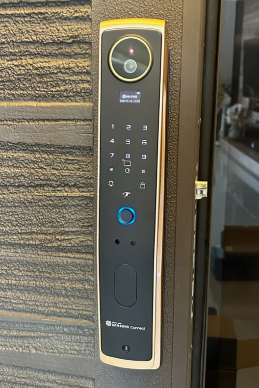 衛思盾 Samsung P70MAX 實裝案例-門扇正面B