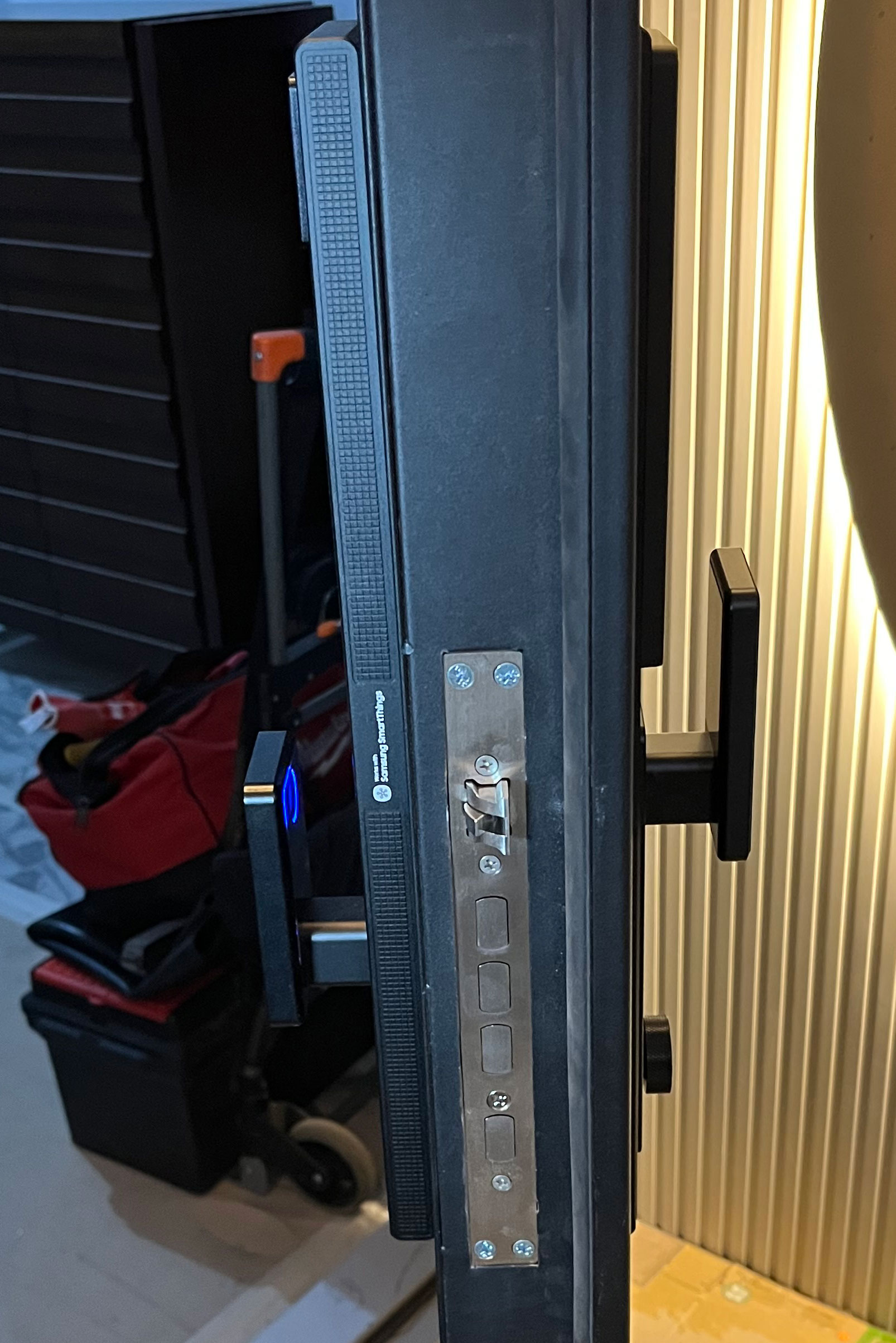 衛思盾 Samsung Y30MAX 實裝案例-側面密合度